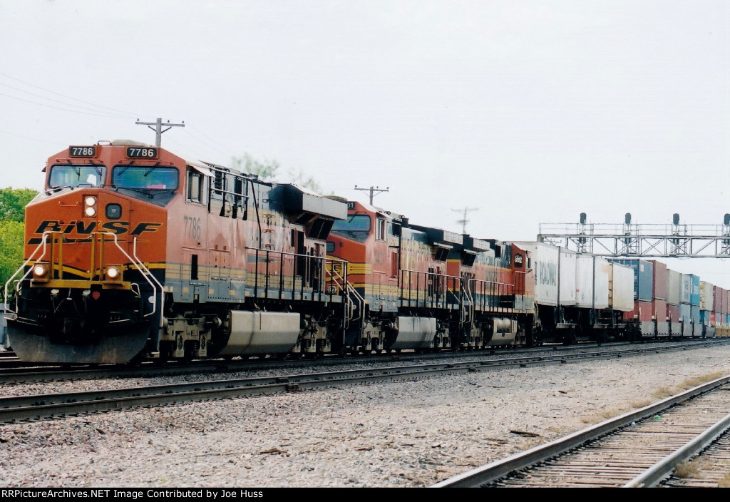 BNSF 7786 West